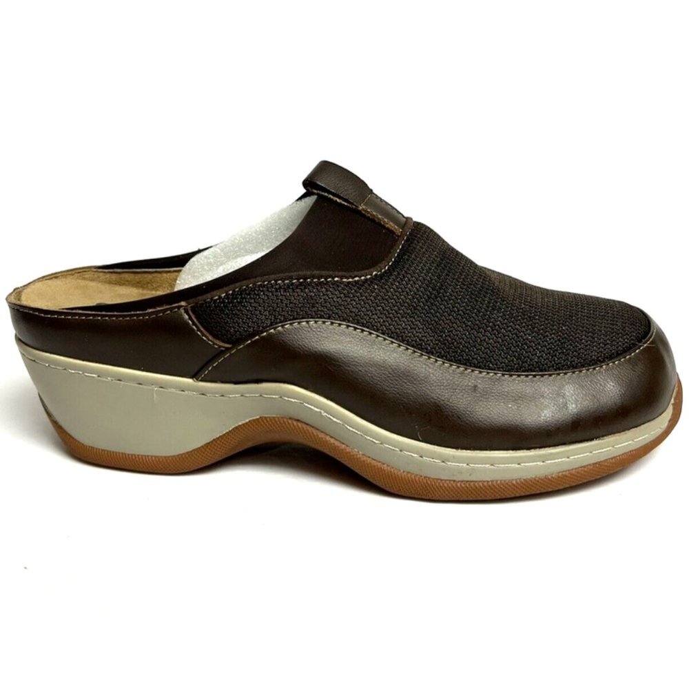 Softwalk Womens Aberdeen Clog Brown Size 8Wide